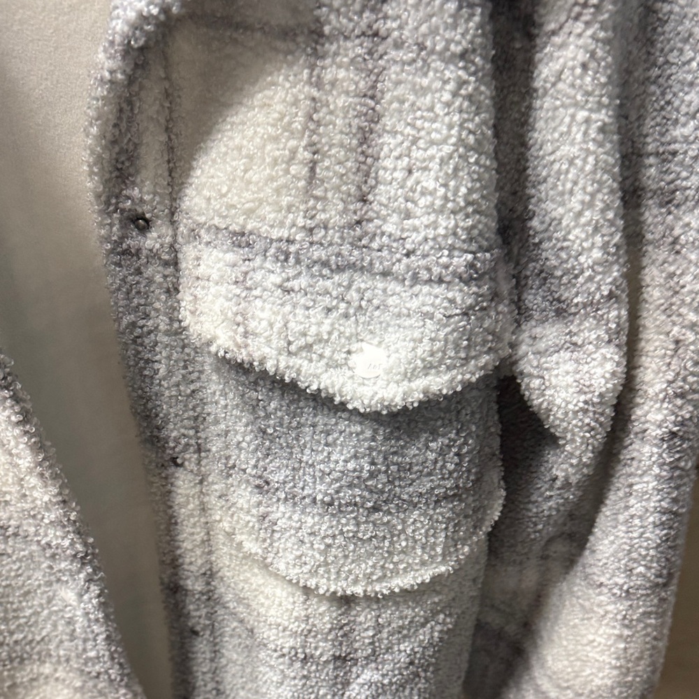 Abercrombie & Fitch Cream and Gray Plaid Teddy Jacket - Picture 4 of 5